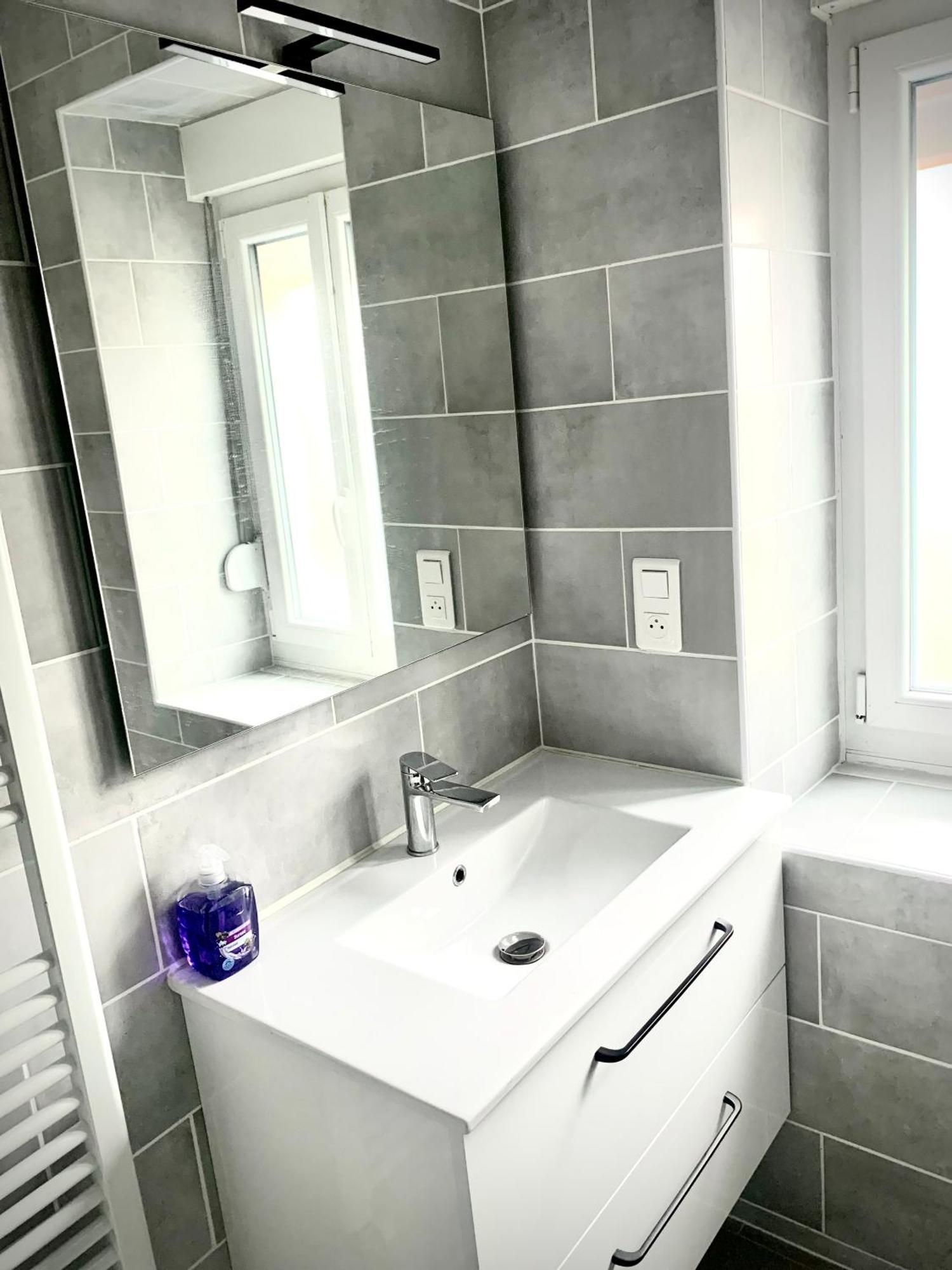 L Indemodable Renove Spacieux Et Lumineux Avec 2 Chambres Саарбург Экстерьер фото